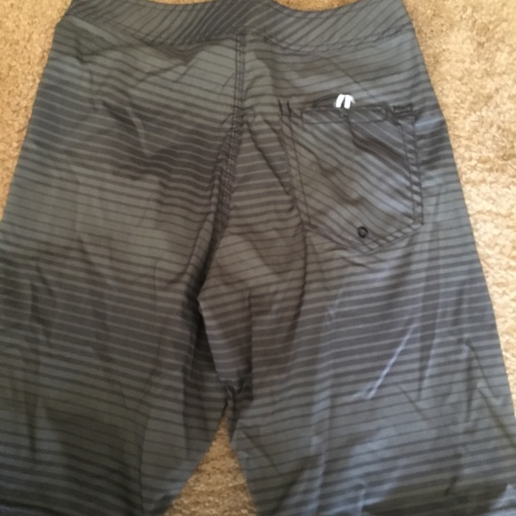 📌Boys element board shorts size 26 - Picture 2 of 3